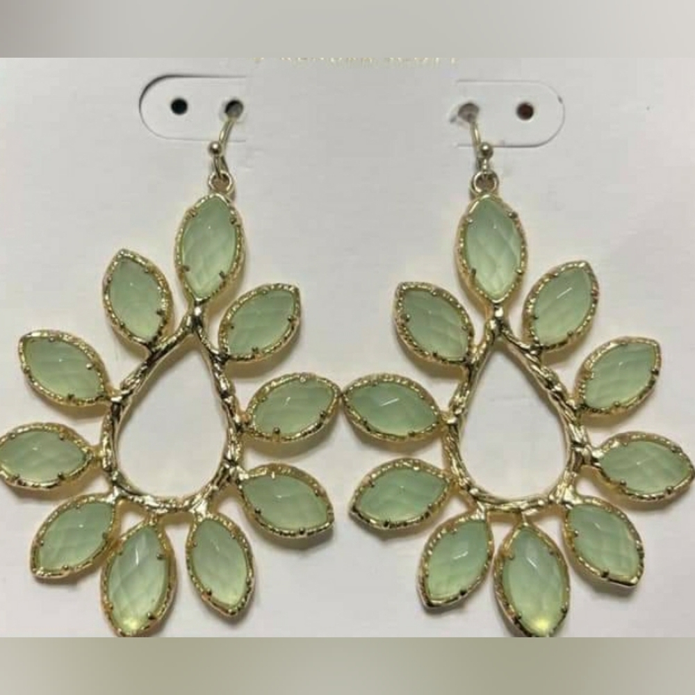 ISO Chalcedony Nyla Earrings